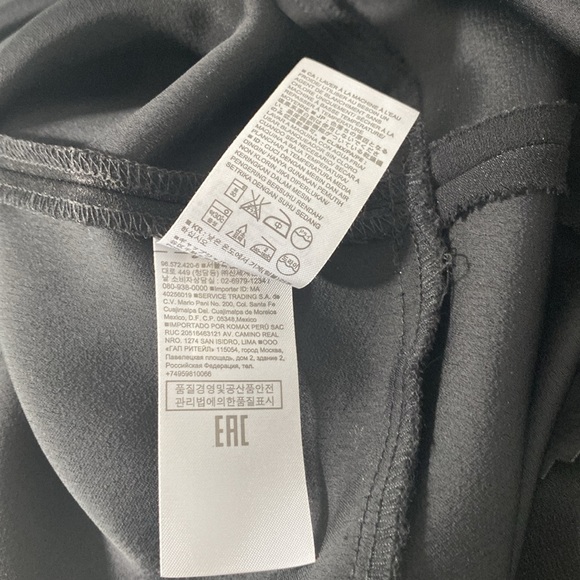 Banana Republic Women’s Black Top S M Preowned Excellent Condition Office Casual - Picture 10 of 10